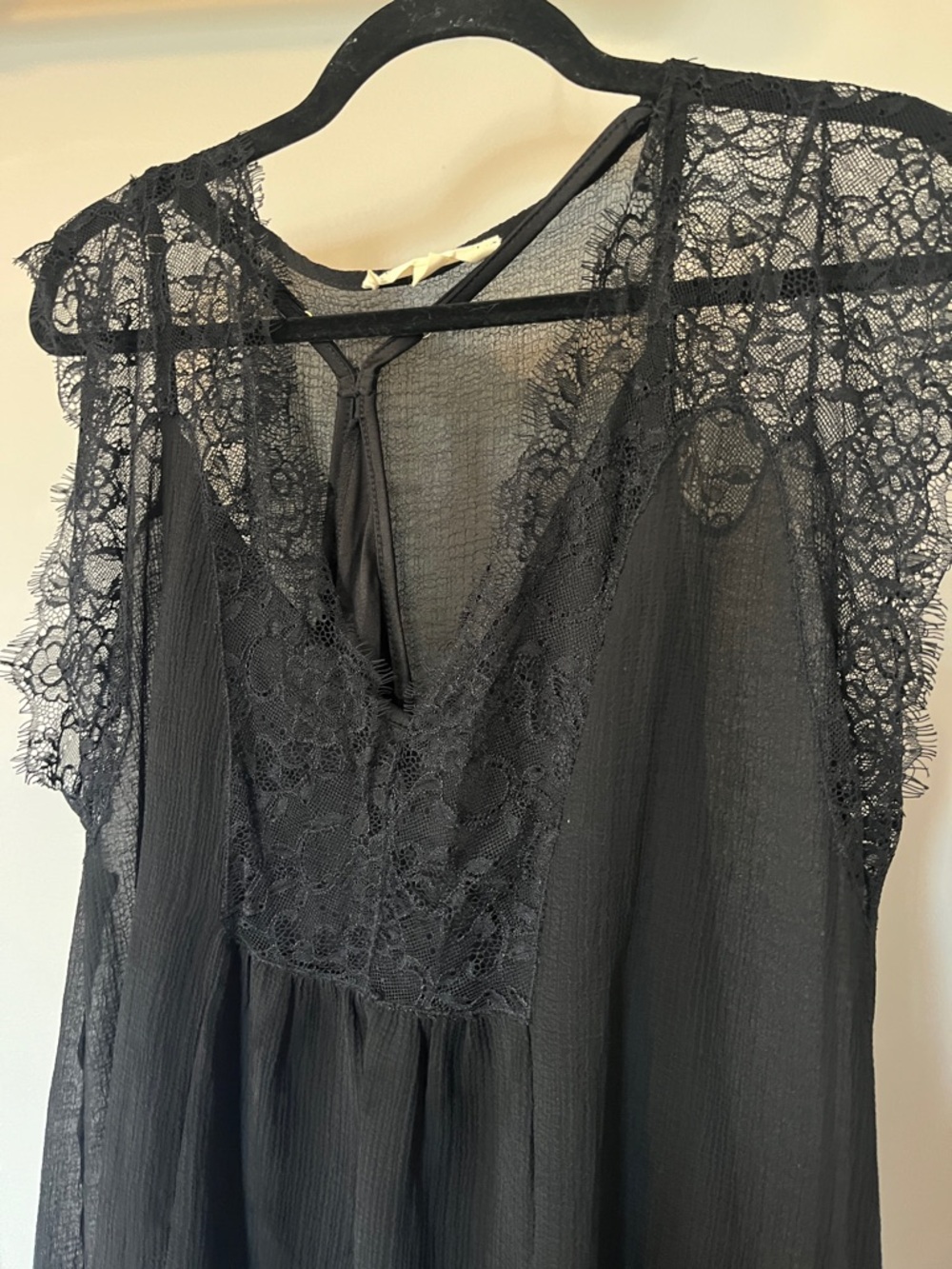 lovestitch Black Lace Trim Sleeveless Blouse - Picture 3 of 4
